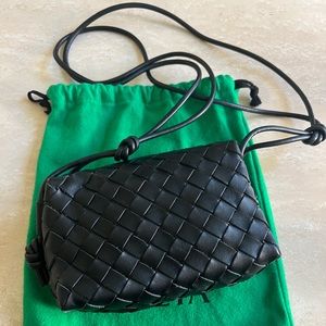 (NEW) Bottega Veneta Mini Loop Camera Bag